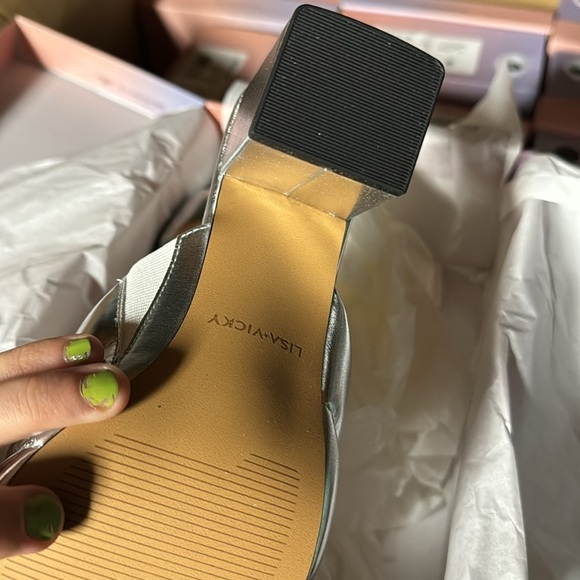 Lisa Vicky Very Metallic Silver Sandal Quilted Puffer Heel - Picture 3 of 3